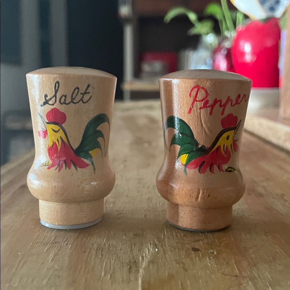 Vintage Wooden Salt and Pepper Shakers with Rooster Design